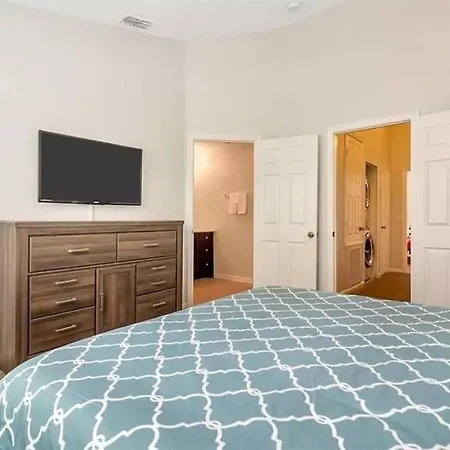 Minutes To Disney, Free Water Park & Private Pool
